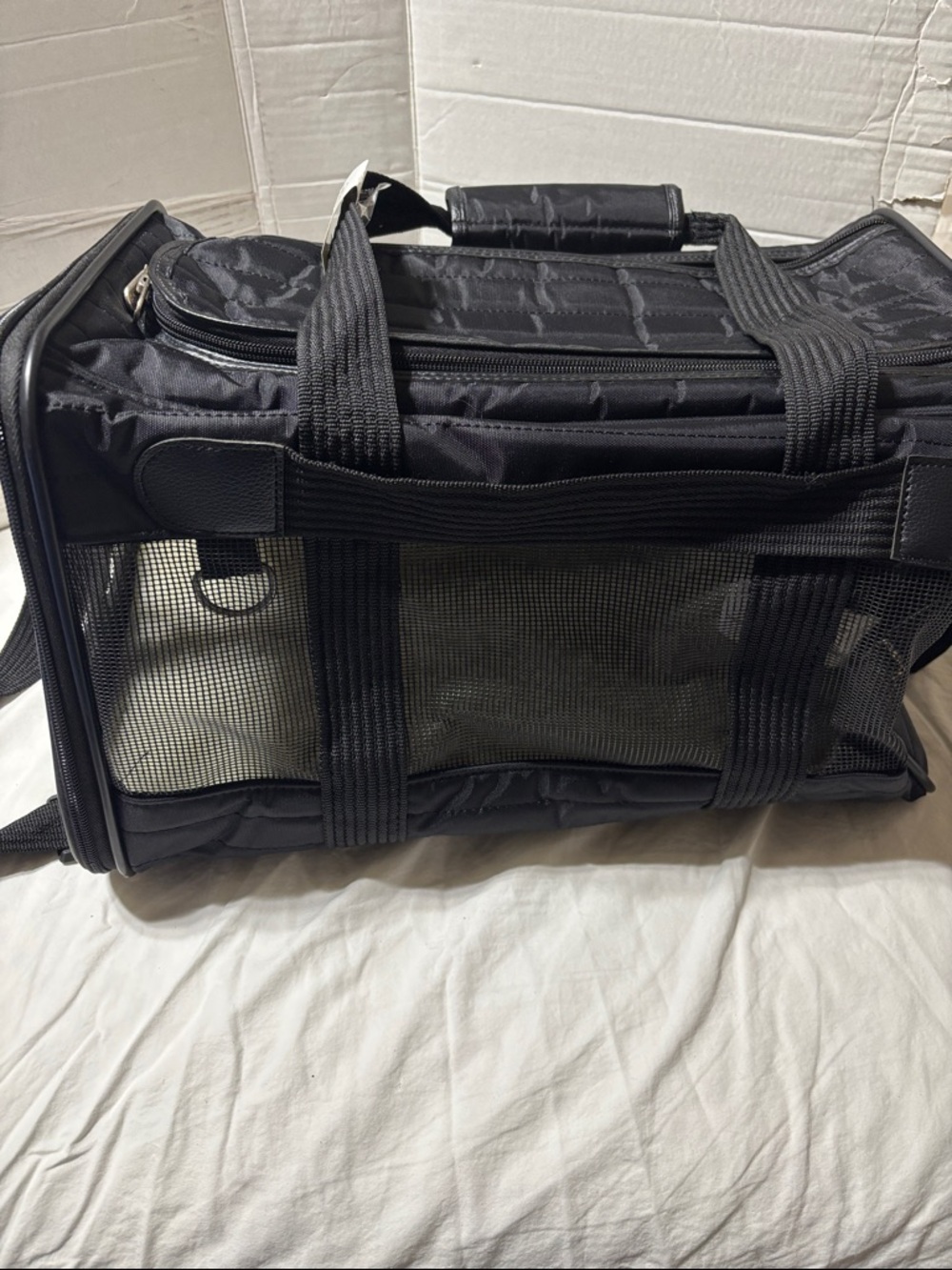 Sherpa Pet Carrier Original Deluxe- Medium. NWOT